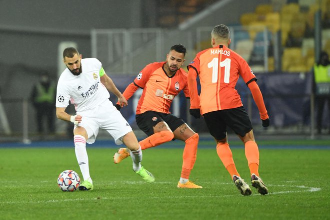 Karim Benzema se ni znašel pred ukrajinsko obrambo. FOTO: Sergei Supinsky/AFP