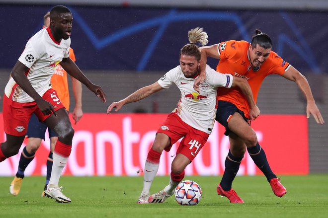 Kevin Kampl si obeta poln plen proti Basaksehirju. FOTO: Ronny Hartmann/AFP