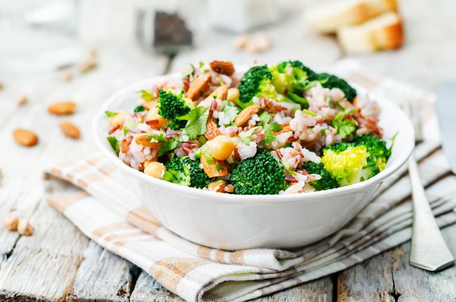 Vse pogostejše je občasno vegetarijanstvo. FOTO: Nata_vkusidey/Getty Images