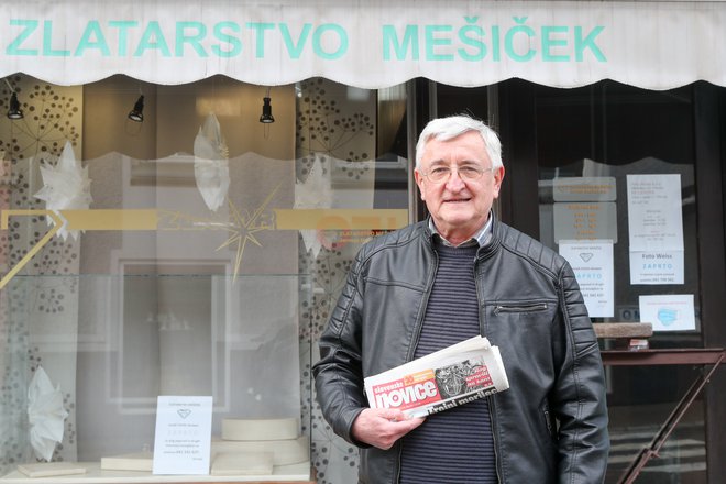 Če se le da, v svojem najljubšem časopisu ne zgreši nobenega sudokuja. FOTO: MARKO FEIST