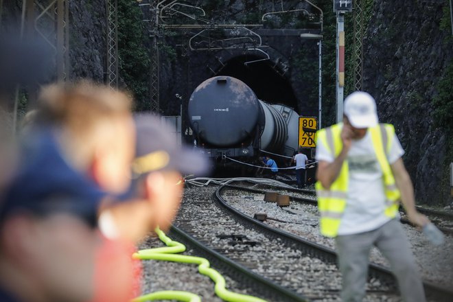 Odstranjevanje posledic žalezniške nesreče v predoru Hrastovlje, v Hrastovljah. FOTO: Uros Hocevar/kolektiffimages Hočevar Uroš