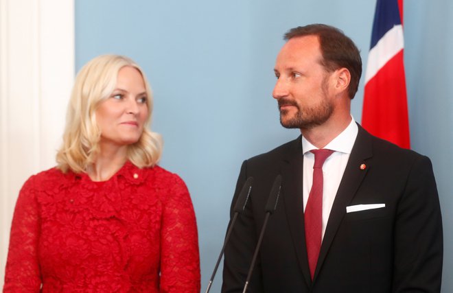 Princ Haakon zadnje mesece pogosto nadomešča očeta. FOTO: Ints Kalnins/Reuters