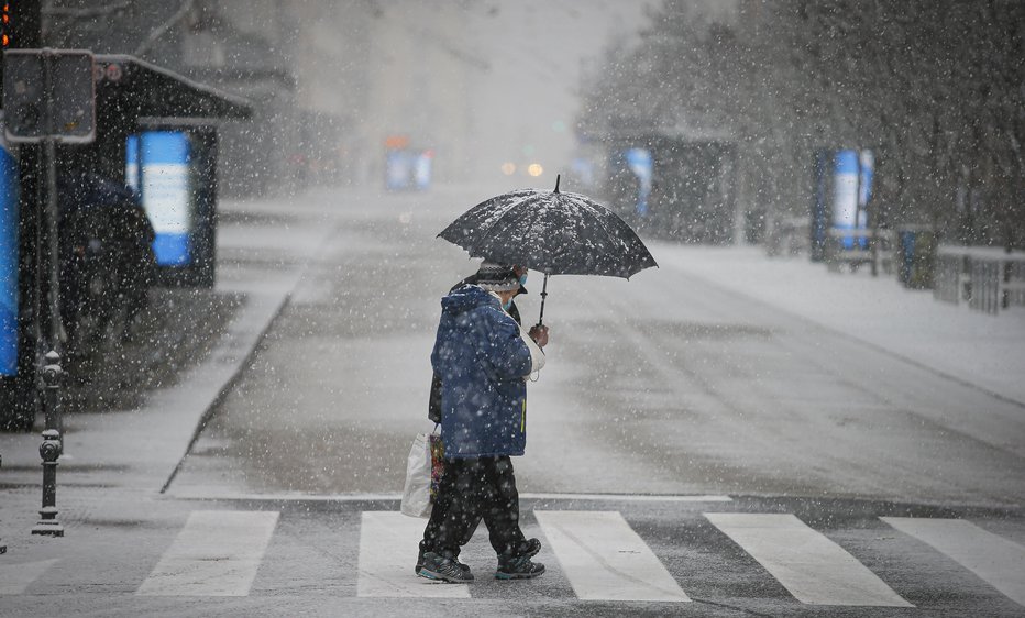 Fotografija: Sneg do nižin. FOTO: Jože Suhadolnik, Delo