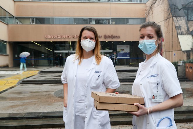 »V teh trenutkih nam to res veliko pomeni,« so dejale zaposlene. FOTO: Marko Feist