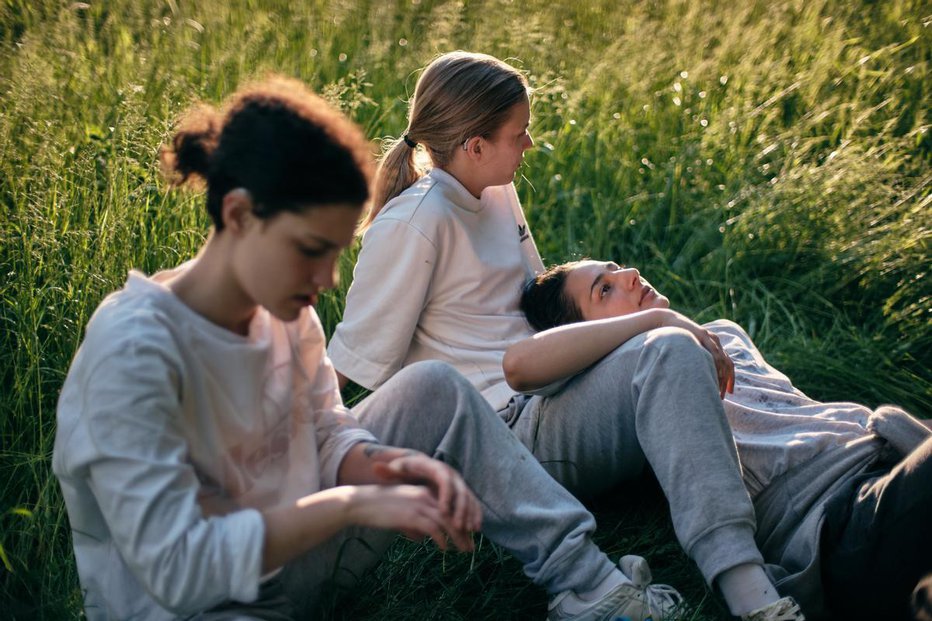 Fotografija: Film pripoveduje o treh najboljših prijateljicah v zgodnjih dvajsetih.