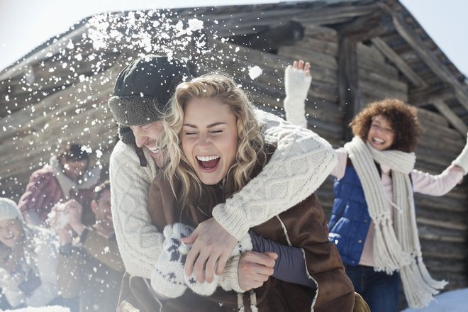 Z nekaj truda lahko čustveno zadržanost spremenite v sočutje in povezanost z bližnjimi. FOTO: Sam Edwards/Getty Images