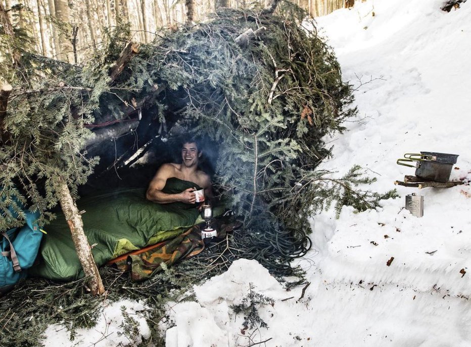 Fotografija: Nočitev na prostem je le še eden od Frankovih norih podvigov.