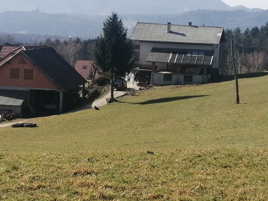 Fotografija: Tragedija se je primerila v hiši Leskovarjevih, motiv pa zaenkrat še ni znan.