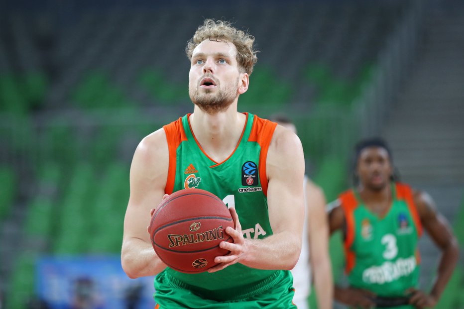 Fotografija: Jaka Blažič in soigralci upajo na deseto zaporedno zmago. FOTO: Cedevita Olimpija