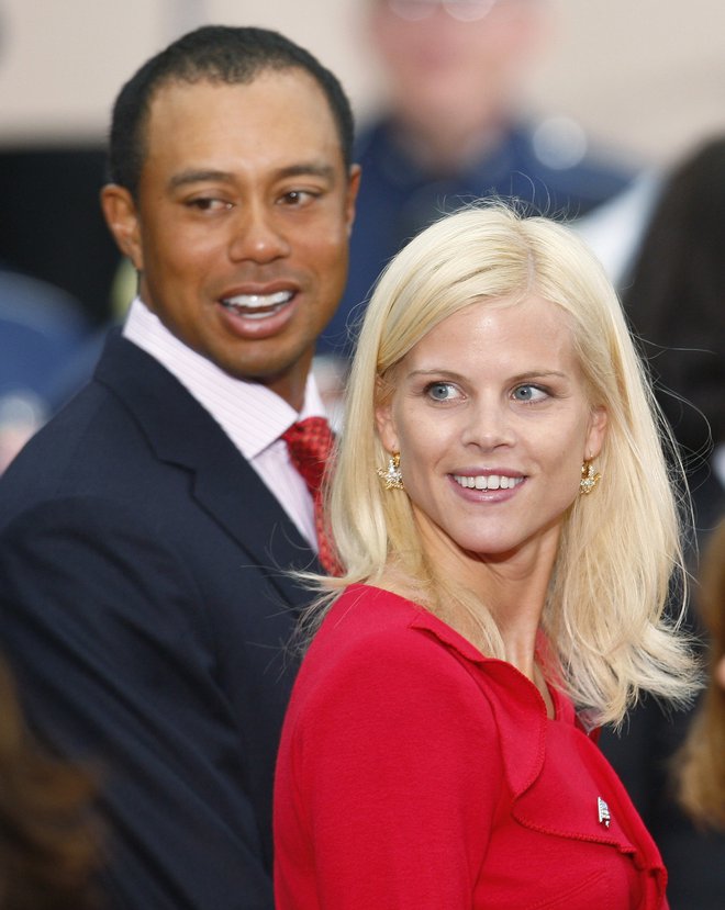 <strong>Tiger Woods in Elin Nordegren: 580 milijonov evrov</strong><br />
Slavnega golfista <strong>Tigra Woodsa</strong> je varanje <strong>Elin Nordegren</strong>, s katero sta bila poročena od leta 2004, drago stalo: svetlolasi Švedinji je moral ob ločitvi 2010. izplačati 580 milijonov evrov. Nekdanja varuška si je za del denarja, ki ga je dobila od Woodsa, kupila graščino na Floridi iz leta 1920.