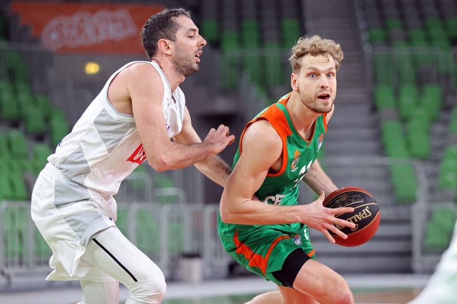 Fotografija: Jaka Blažič ima nekaj rezerve za dvoboj v Podgorici. Levo Amedeo della Valle. FOTO: ABA