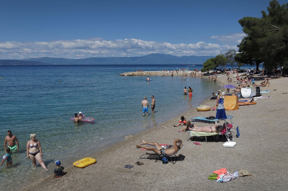 Fotografija: Države, ki so odvisne od turizma, si ne želijo še ene izgubljene sezone. FOTO: Leon Vidic, Delo