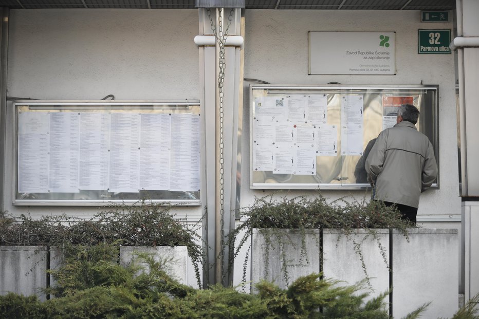 Fotografija: Številnim družinam grozi, da bo brez dela ostalo več članov, ki so vsi zaposleni v istem podjetju. FOTO: Uroš Hočevar