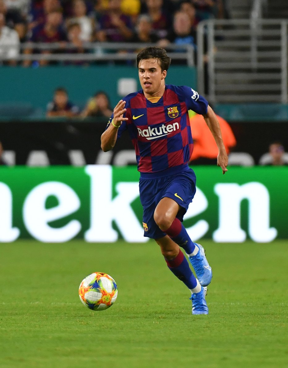 Fotografija: Riqui Puig (levo) je v zadnjih dveh sezonah odigral nekaj tekem za prvo mošvo Barcelone in 24. januarja letos zabil gol Elcheju v španski ligi. FOTO: USA Today Sports