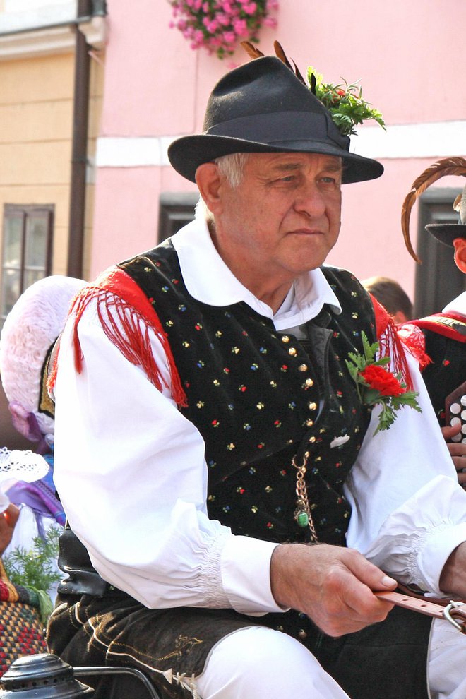 Pred 12 leti kočijaž v narodni noši FOTO: Primož Hieng