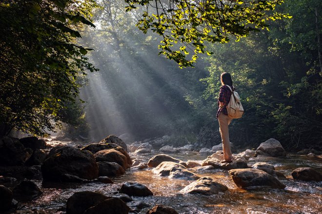 V ospredje prihaja počasni turizem, ki spodbuja, da zavijemo z utečenih turističnih poti. FOTO: Santiaga/Getty Images