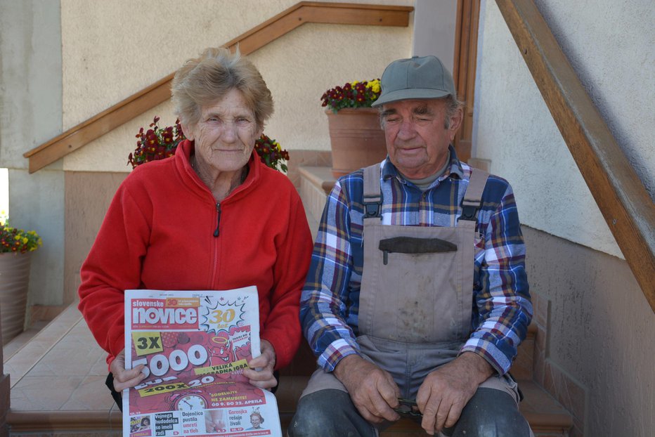 Fotografija: Anica in Jože Ješovnik sta zvesta bralca Slovenskih novic. FOTO: Oste Bakal