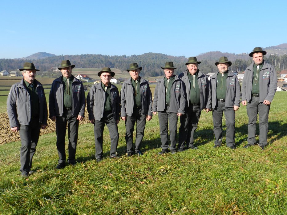 Fotografija: Šentjanški jurjevalci zapojejo skoraj pri 90 hišah.