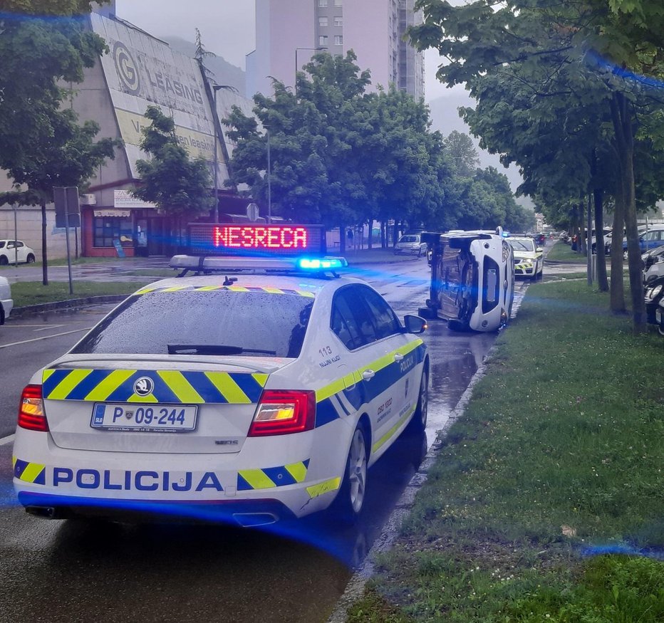 Fotografija: Neprevidnost lahko hitro povzroči prometno nesrečo. FOTO: PU Nova Gorica