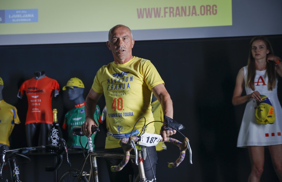 Fotografija: Gorazd Penko v rumeni barvi Toura in 40. maratona Franja. FOTO: Jože Suhadolnik