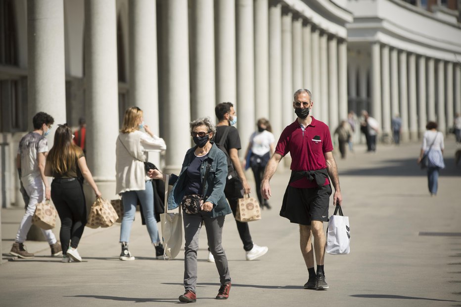 Fotografija: Vrnitev v normalo si lahko obetamo šele avgusta. FOTO: Jure Eržen, Delo