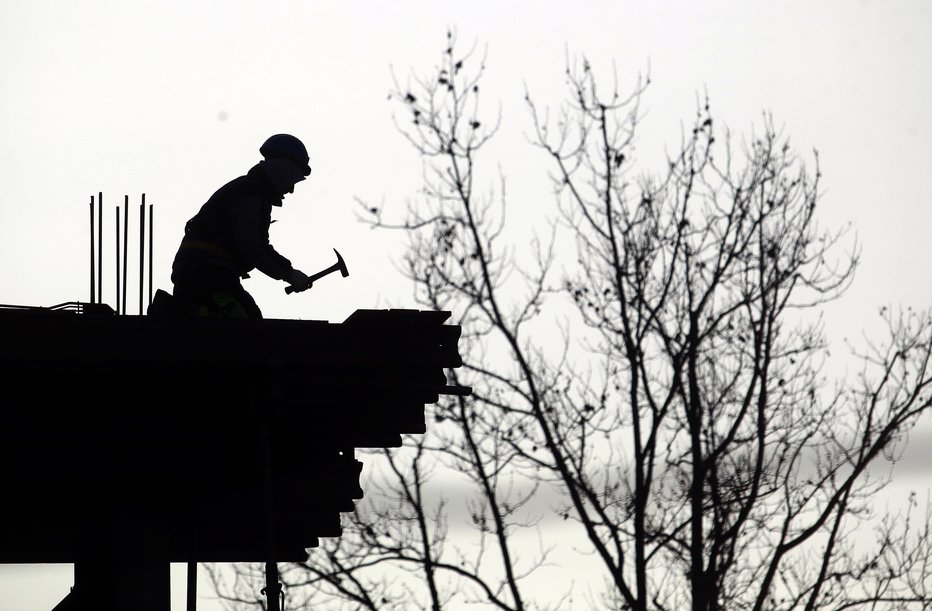 Fotografija: Niso jim izplačevali plač, prispevkov za socialno in zdravstveno zavarovanje, prispevkov za pokojninsko in invalidsko zavarovanje, akontacije dohodnine in odpravnin. FOTO: Roman Šipić