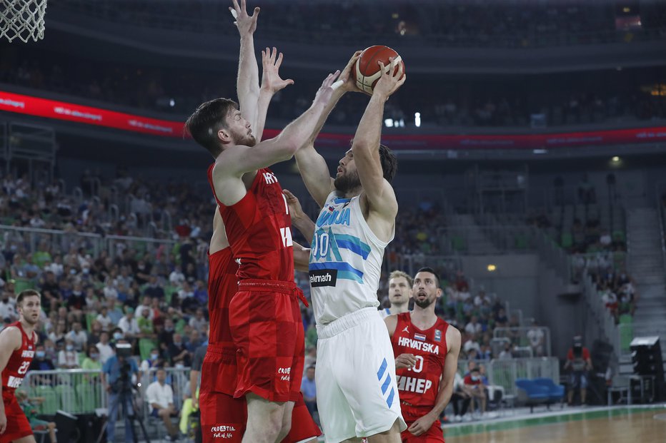 Fotografija: Mike Tobey se je hitro prikupil slovenskim navijačem. FOTO: Leon Vidic