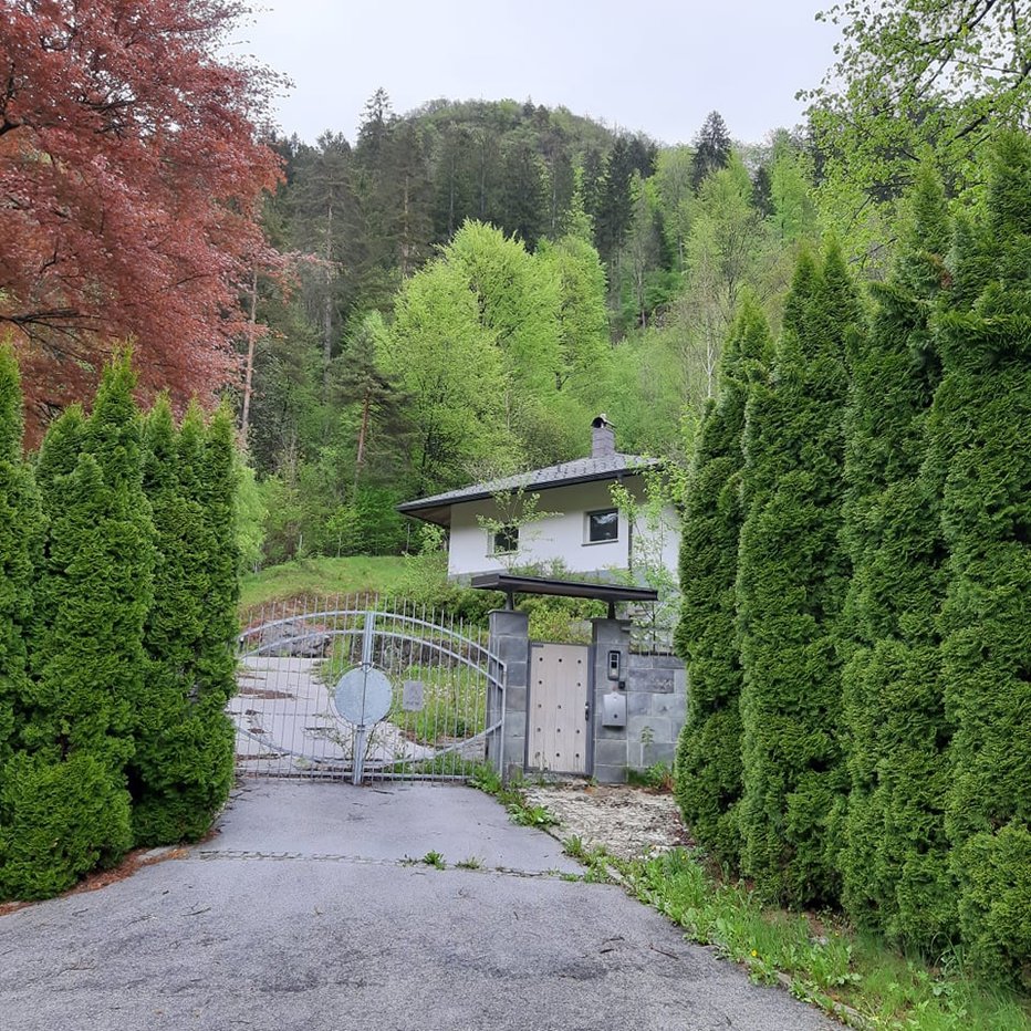 Fotografija: Dražba posestva Bojana Križaja je preklicana. FOTO: S. N.