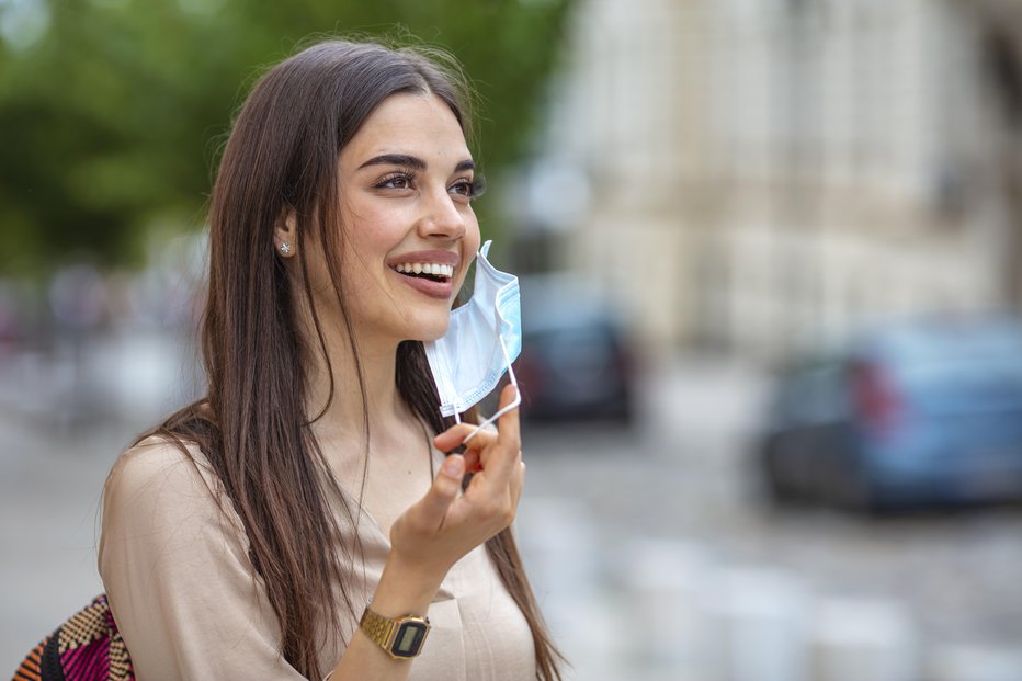 Fotografija: Maske ponekod ne bodo več potrebne. FOTO: Getty Images, Istockphoto