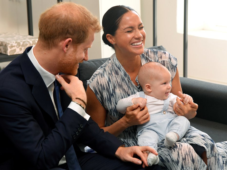 Fotografija: Archie je pred dobrim mesecem dobil sestrico. FOTO: Toby Melville/Reuters