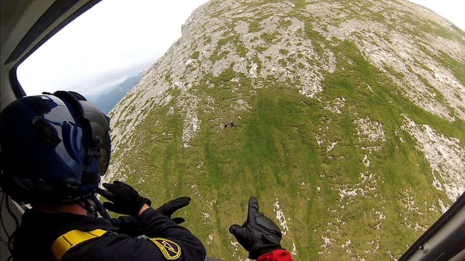 Fotografija: Planinca nista znala sporočiti, ali potrebujeta pomoč. FOTO: Pu Kranj