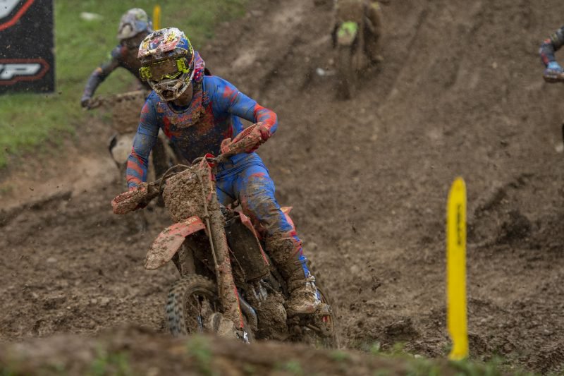 Fotografija: Tim Gajser je bil nazadnje v Italiji ves blaten zaradi dežja. FOTO: Honda Racing