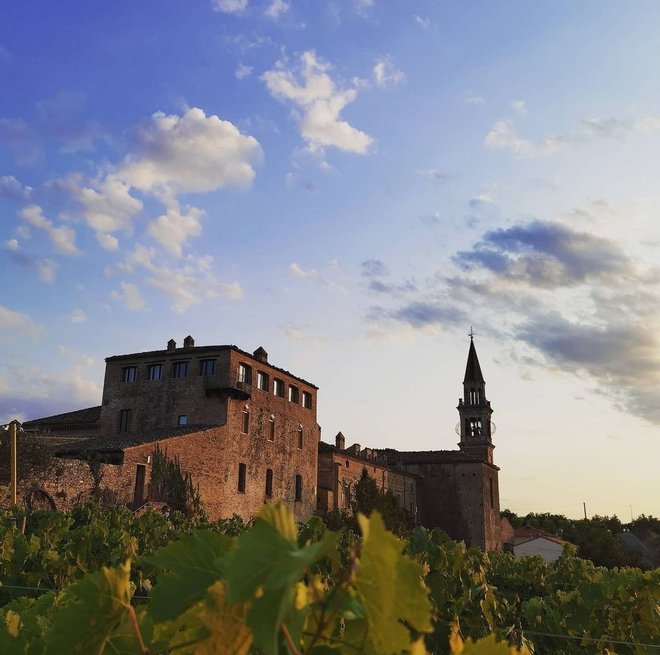 Castello Di Semivicoli, grad iz 17. stoletja znane vinarske družine Masciarelli, ju je očaral. FOTO: Instagram