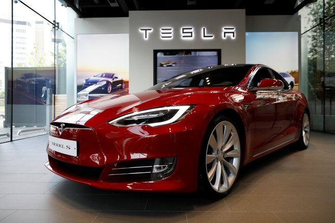 Tesla model s ga je povsem navdušil. FOTO: Reuters FOTO: Kim Hong-ji/Reuters