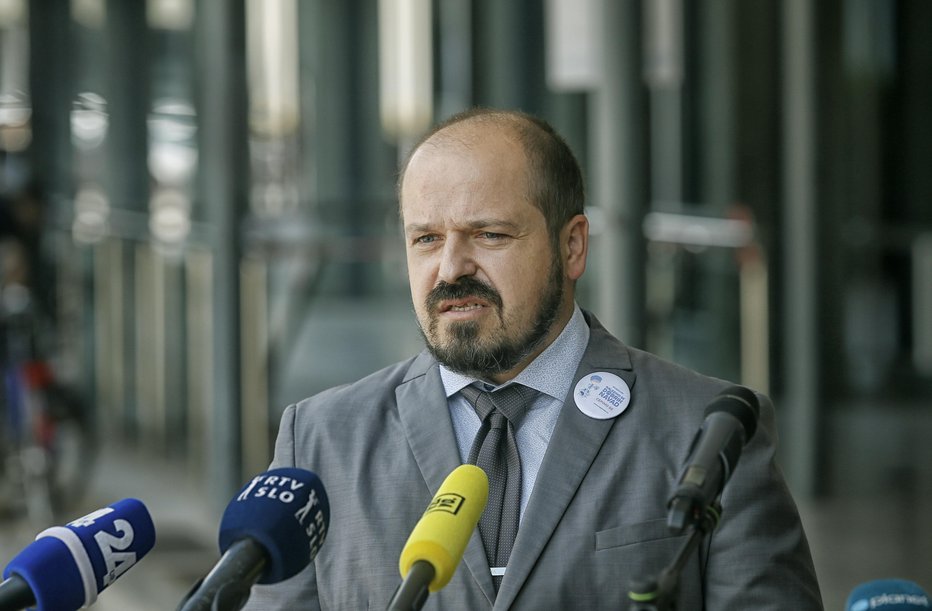 Fotografija: Janez Poklukar, minister za zdravje. FOTO: Blaž Samec, Delo