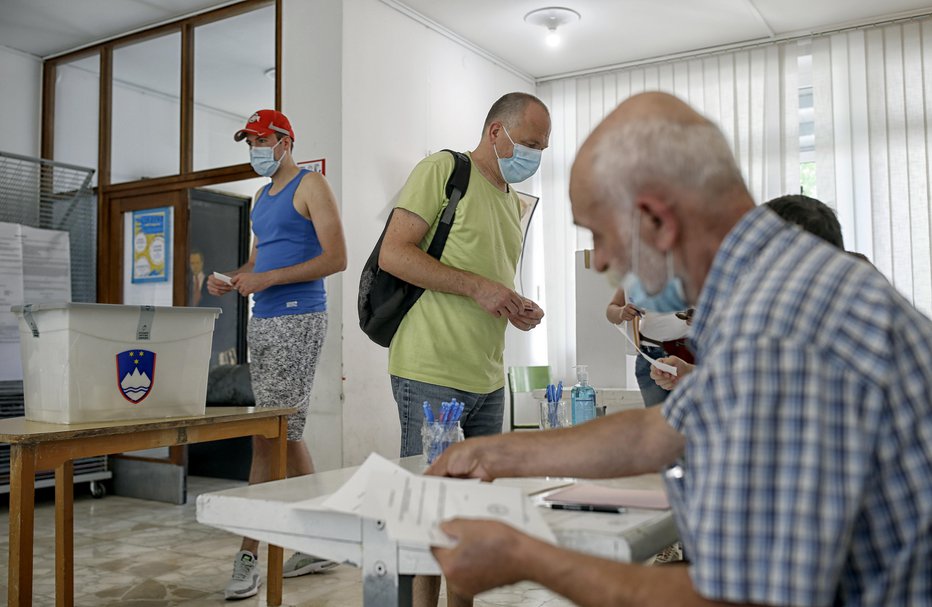 Fotografija: Referendum o vodah. FOTO: Blaž Samec