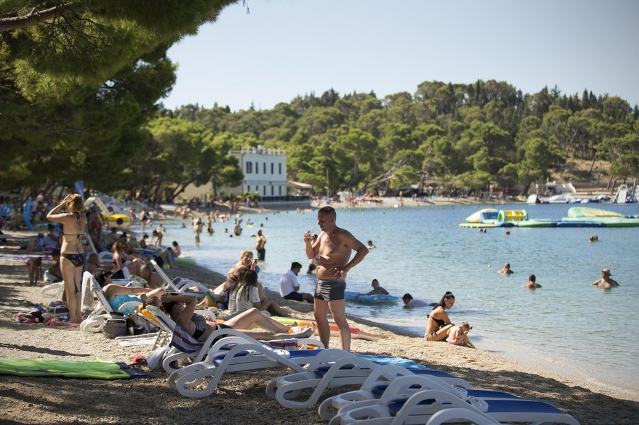 Fotografija: Hrvaške plaže so polne. FOTO: Jure Eržen, Delo