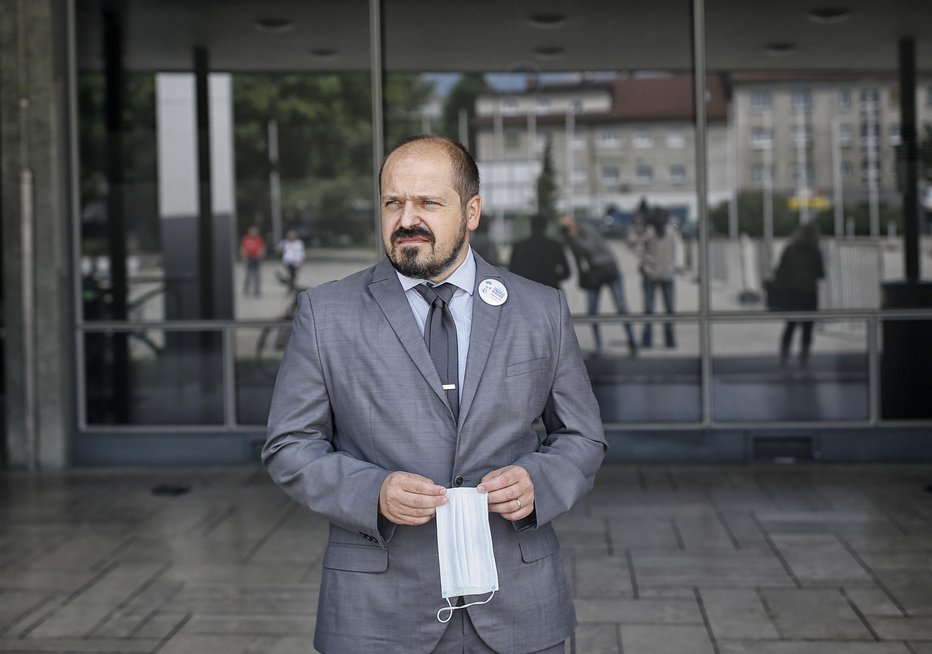 Fotografija: Minister za zdravje Janez Poklukar. FOTO: Blaž Samec, Delo