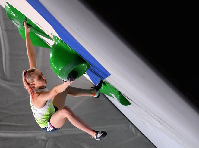 Janja Garnbret je priplezala na zlati vrh. FOTO: Mohd Rasfan/Reuters