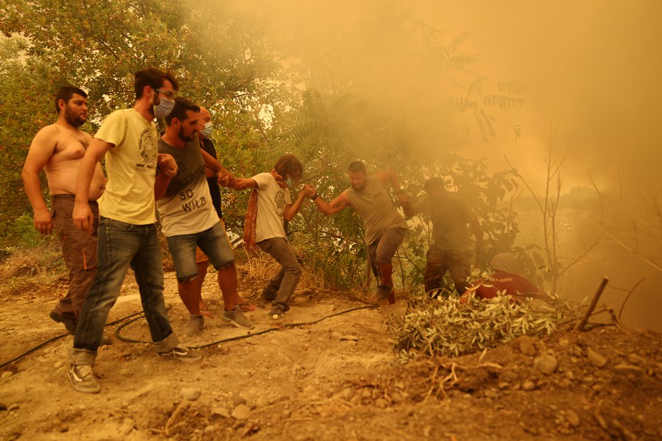 Fotografija: Strašni požari v Grčiji. FOTO: Stringer, Reuters