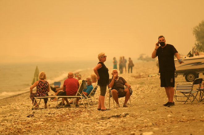 Strašni požari v Grčiji. FOTO: Stringer, Reuters