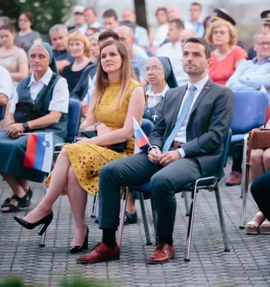 Fotografija: Zakonca Tonin. FOTO: Facebook, posnetek zaslona