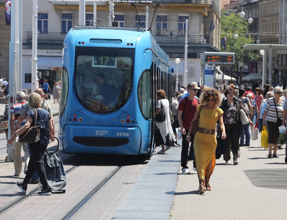 Fotografija: Fotografija je simbolična. FOTO: Tomi Lombar, Delo 