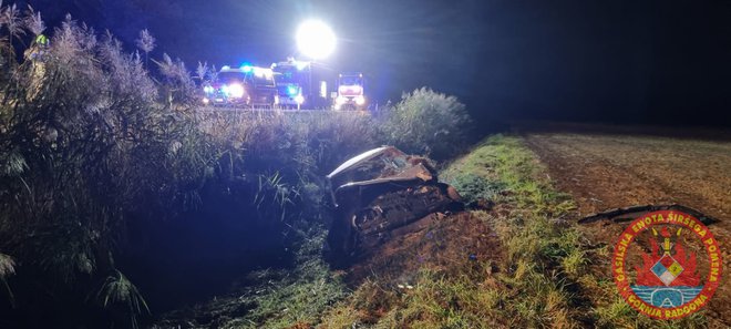 Avto je bil v slabem stanju, iskali so pobeglega voznika. FOTO: PGD Gornja Radgona
