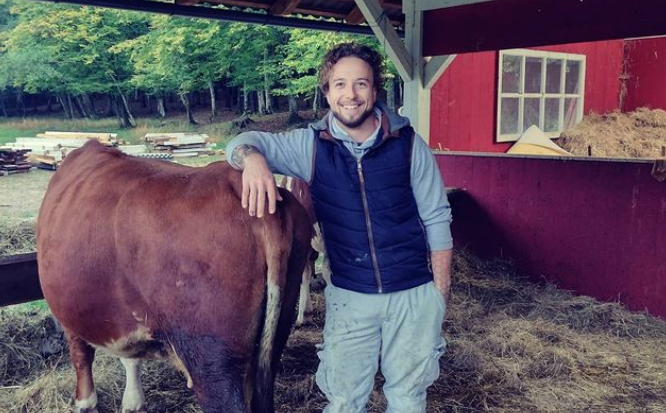 Fotografija: Ambrož je vesel, da se je rešil spletk, a mu je žal, da je tam pustil Nino. FOTO: Instagram
