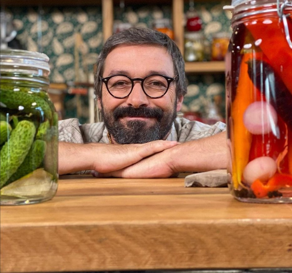 Fotografija: Njegova kulinarčna zgodba se je začela v Izložbi, kmalu pa ga bomo gledali v novi oddaji o kulinariki na 24 kitchen.
