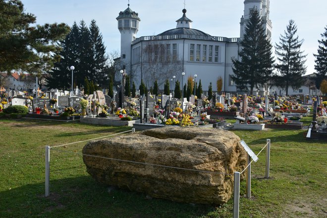 Grob je odslej na ogled na pokopališču pri cerkvi sv. Trojice v Odrancih.
