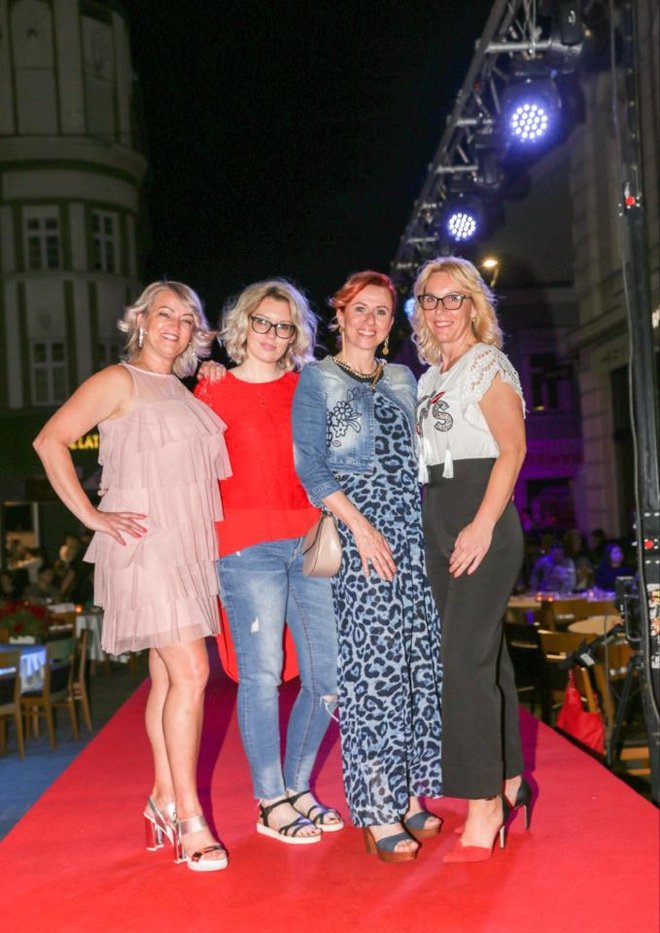 Celjske frizerke, ki so poskrbele za frizure manekenk (z leve) Lucija Koželj, Anja Hribernik, Darja Kocmur Žižek in Sandra Lever. FOTO: Gregor Katič
