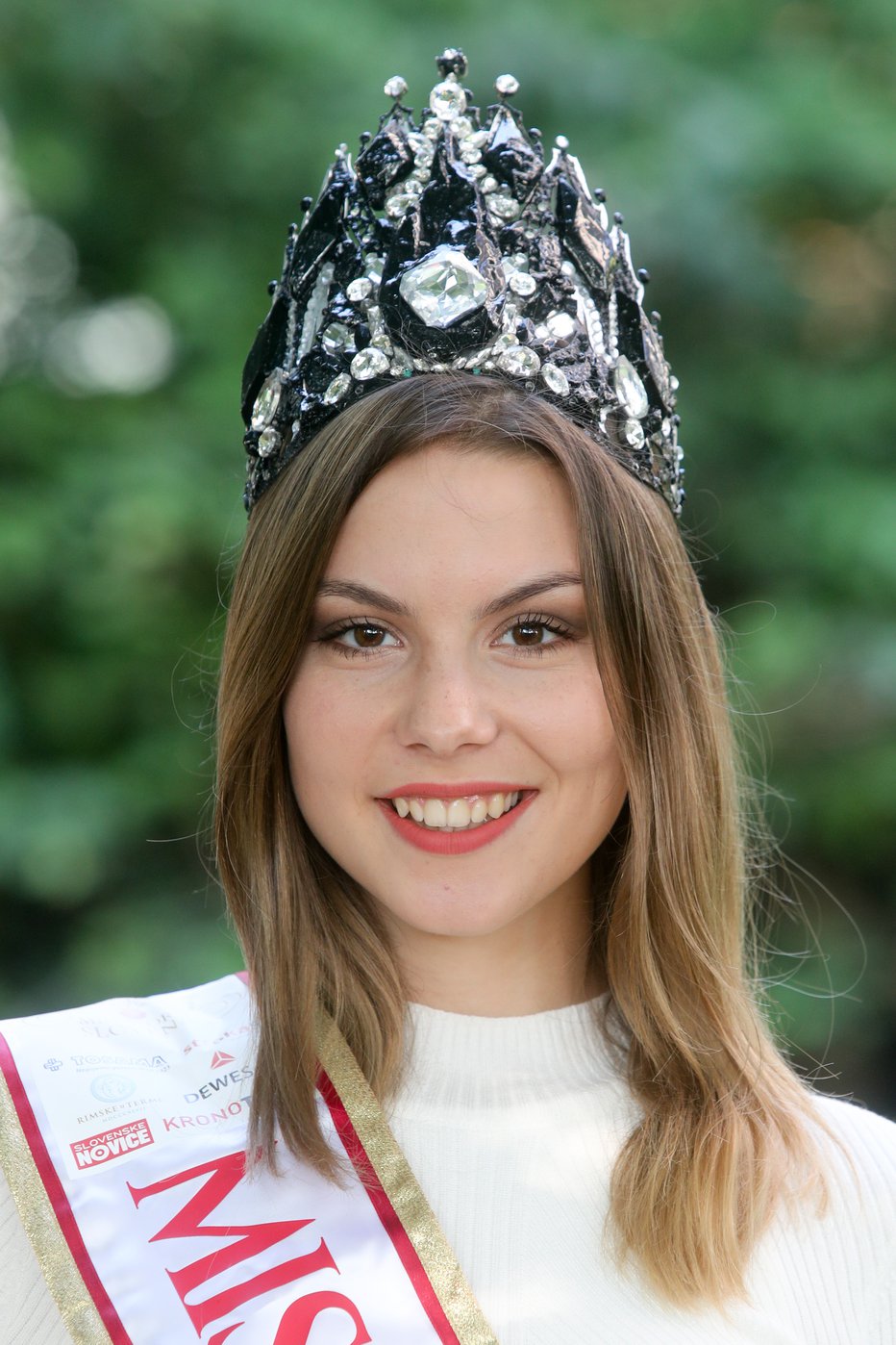 Fotografija: Miss Slovenije 2018 Lara Kalanj je obiskala naše uredništvo. Foto: Marko Feist
