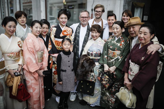 Slavni japonski lastnik restvaracije Mibu je lansko jesen s spremstvom obiskal JB restavracijo. FOTO: Uroš Hočevar
